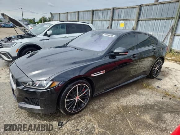 ✅ 2018 Jaguar XE S • VIN: SAJAM4FV2JCP18217 • Лот: 69846095. Опубликован ранее на Copart с пробегом 31 918 миль. Бесплатный доступ к архиву аукционных продаж из США и подробный отчёт об истории автомобиля на DreamBid. Изображение 1.