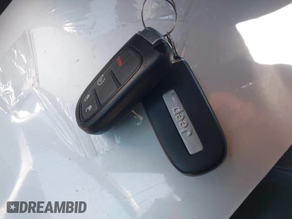 ✅ 2017 Jeep Cherokee Limited • VIN: 1C4PJMDB6HD220553 • Lot: 42301092. Listed on IAAI with 90,745 mi. Free auction sales archive from the USA and detailed vehicle history report at DreamBid. Image 11.