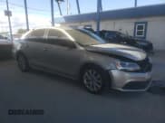 ✅ 2015 Volkswagen Jetta SE • VIN: 3VWD07AJ2FM258704 • Lot: 82521655. Wystawiony na Copart z przebiegiem 149 193 mil. Bezpłatny archiwum sprzedaży aukcyjnych z USA i szczegółowy raport historii pojazdu na DreamBid. Zdjęcie 4.