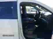 2026 Chevrolet Silverado 1500 LT с VIN 2GCUKDED0T1103426, выставлен на аукционе IAAI как лот 43529400 с пробегом 5 438 миль миль и . История ставок и продаж доступна на DreamBid. Изображение 5.