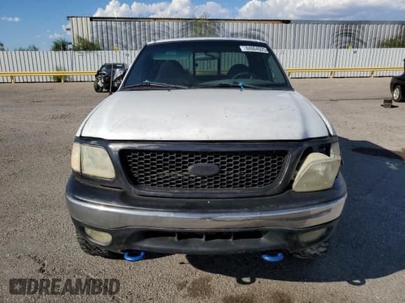 ✅ 2001 Ford F-150 XL • VIN: 1FTRX08W61KE87819 • Lot: 84004925. Listed on Copart with Not provided. Free auction sales archive from the USA and detailed vehicle history report at DreamBid. Image 5.