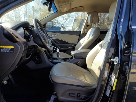 ✅ 2016 Hyundai Santa Fe • VIN: 5XYZUDLB2GG305830 • Лот: 91723365. Опубликован ранее на Copart с пробегом 112 658 миль. Бесплатный доступ к архиву аукционных продаж из США и подробный отчёт об истории автомобиля на DreamBid. Изображение 7.