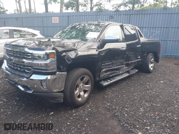 ✅ 2018 Chevrolet Silverado 1500 LTZ • VIN: 3GCUKSEC8JG100483 • Lot: 42757544. Wystawiony na IAAI z przebiegiem 88 136 mil. Bezpłatny archiwum sprzedaży aukcyjnych z USA i szczegółowy raport historii pojazdu na DreamBid. Zdjęcie 17.