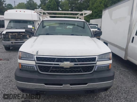✅ 2007 Chevrolet Silverado 2500HD Work Truck • VIN: 1GBHC24U97E116012 • Lot: 42885122. Wystawiony na IAAI z przebiegiem 189 444 mil. Bezpłatny archiwum sprzedaży aukcyjnych z USA i szczegółowy raport historii pojazdu na DreamBid. Zdjęcie 12.