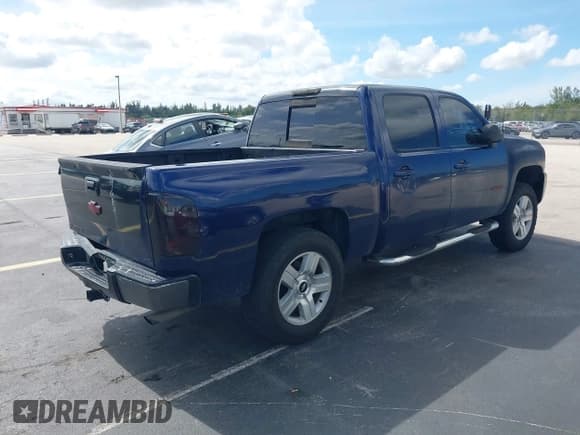 ✅ 2007 Chevrolet Silverado 1500 LTZ • VIN: 2GCEC13Y471547257 • Lot: 43568799. Listed on IAAI with 179,643 mi. Free auction sales archive from the USA and detailed vehicle history report at DreamBid. Image 4.