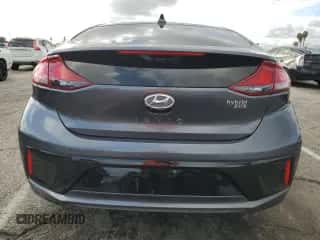 2019 Hyundai Ioniq Blue z VIN KMHC65LC3KU180760, wystawiony jako Copart lot #39638654 z przebiegiem 163 797 mil mil oraz . Historia ofert i sprzedaży dostępna na DreamBid. Obrazek 6.