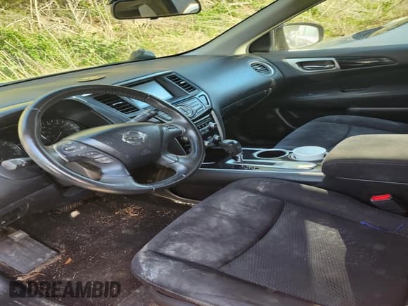 ✅ 2014 Nissan Pathfinder S • VIN: 5N1AR2MN5EC655123 • Lot: 41897433. Listed on IAAI with 157,704 mi. Free auction sales archive from the USA and detailed vehicle history report at DreamBid. Image 5.