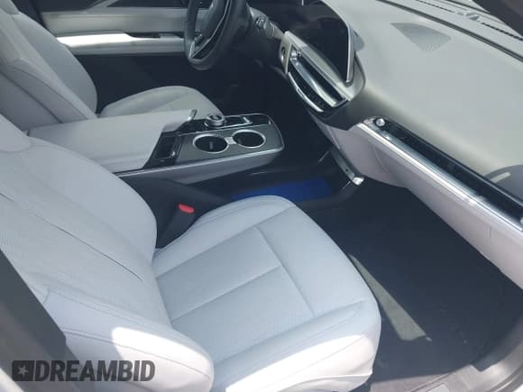 ✅ 2024 Cadillac LYRIQ Sport • VIN: 1GYKPTRL7RZ138107 • Lot: 42605521. Listed on IAAI with 13,775 mi. Free auction sales archive from the USA and detailed vehicle history report at DreamBid. Image 5.