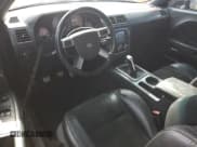 ✅ 2010 Dodge Challenger SRT-8 • VIN: 2B3CJ7DW9AH161950 • Lot: 73996914. Wystawiony na Copart z przebiegiem 140 088 mil. Bezpłatny archiwum sprzedaży aukcyjnych z USA i szczegółowy raport historii pojazdu na DreamBid. Zdjęcie 8.