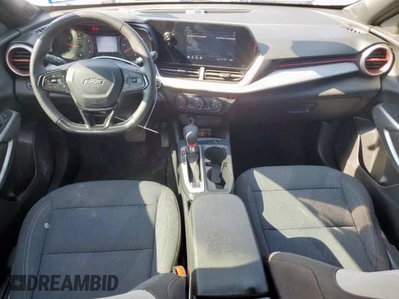 2024 Chevrolet Trax 1RS z VIN KL77LGE24RC089640, wystawiony jako Copart lot #81803735 z przebiegiem 100 344 mil mil oraz Szkoda całkowita • Salvage title. Historia ofert i sprzedaży dostępna na DreamBid. Obrazek 8.