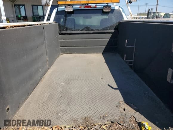 ✅ 2006 Chevrolet Silverado 1500 • VIN: 1GBHC29U16E253470 • Лот: 60060335. Опубликован ранее на Copart с пробегом 131 617 миль. Бесплатный доступ к архиву аукционных продаж из США и подробный отчёт об истории автомобиля на DreamBid. Изображение 10.