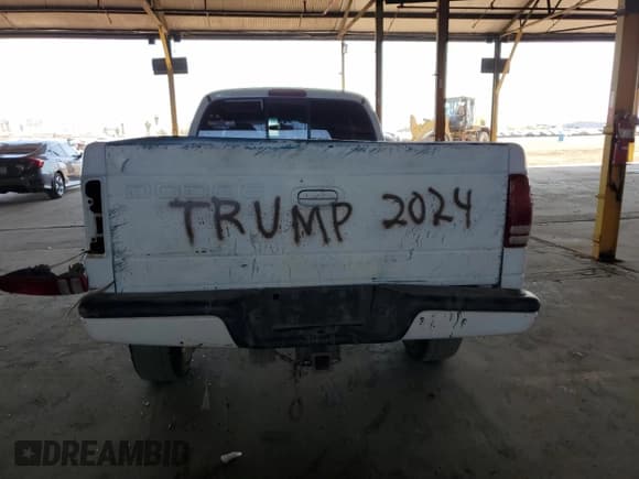 ✅ 1998 Dodge Dakota SLT • VIN: 1B7GL22X1WS652280 • Lot: 50545805. Wystawiony na Copart z przebiegiem Nie podano. Bezpłatny archiwum sprzedaży aukcyjnych z USA i szczegółowy raport historii pojazdu na DreamBid. Zdjęcie 6.