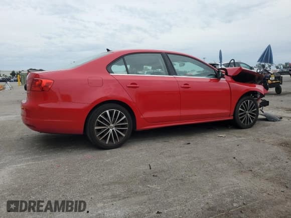 ✅ 2013 Volkswagen Jetta SE • VIN: 3VWDX7AJ7DM310482 • Lot: 91623745. Wystawiony na Copart z przebiegiem 163 699 mil. Bezpłatny archiwum sprzedaży aukcyjnych z USA i szczegółowy raport historii pojazdu na DreamBid. Zdjęcie 3.