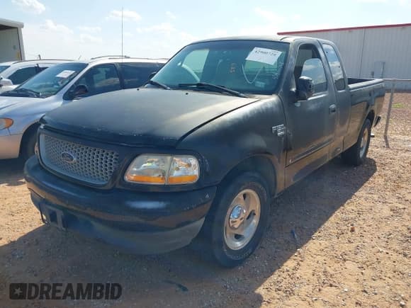 ✅ 1999 Ford F-150 • VIN: 1FTRX17W6XKA84777 • Lot: 42900728. Wystawiony na IAAI z przebiegiem Nie podano. Bezpłatny archiwum sprzedaży aukcyjnych z USA i szczegółowy raport historii pojazdu na DreamBid. Zdjęcie 2.