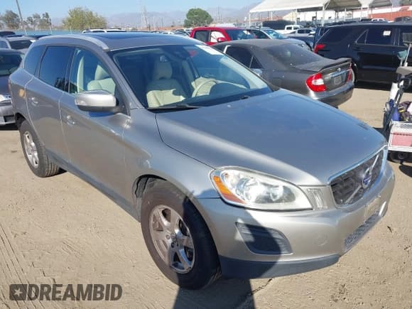 ✅ 2012 Volvo XC60 PZEV • VIN: YV4940DL6C2283400 • Lot: 43508684. Wystawiony na IAAI z przebiegiem 81 025 mil. Bezpłatny archiwum sprzedaży aukcyjnych z USA i szczegółowy raport historii pojazdu na DreamBid. Zdjęcie 1.
