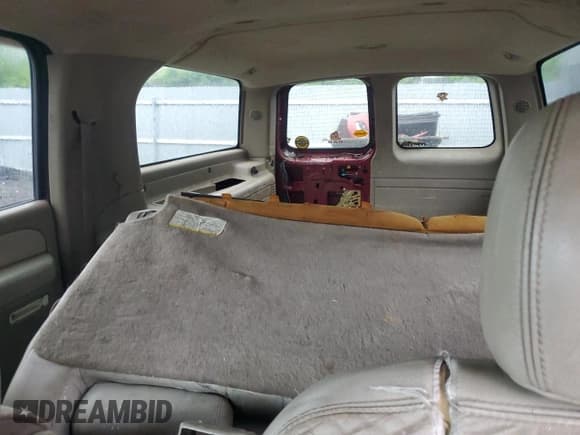 ✅ 2003 Chevrolet Suburban LT • VIN: 1GNFK16Z23J215806 • Lot: 56796355. Listed on Copart with Not provided. Free auction sales archive from the USA and detailed vehicle history report at DreamBid. Image 10.