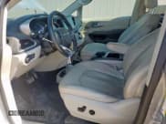 ✅ 2021 Chrysler Pacifica Hybrid Touring L • VIN: 2C4RC1L73MR594706 • Лот: 69829955. Опубликован ранее на Copart с пробегом 70 903 миль. Бесплатный доступ к архиву аукционных продаж из США и подробный отчёт об истории автомобиля на DreamBid. Изображение 7.