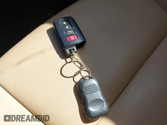 ✅ 2017 Toyota RAV4 Limited • VIN: JTMDFREVXHD216337 • Lot: 43415626. Listed on IAAI with 73,788 mi. Free auction sales archive from the USA and detailed vehicle history report at DreamBid. Image 11.