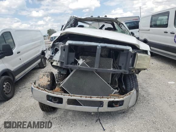 ✅ 2004 Ford F-250 XL • VIN: 1FTNX20L04EC79322 • Lot: 65594204. Wystawiony na Copart z przebiegiem Nie podano. Bezpłatny archiwum sprzedaży aukcyjnych z USA i szczegółowy raport historii pojazdu na DreamBid. Zdjęcie 5.