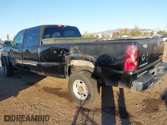✅ 2003 Chevrolet Silverado 2500HD LT • VIN: 1GCHC23G03F149878 • Lot: 43578062. Wystawiony na IAAI z przebiegiem 256 504 mil. Bezpłatny archiwum sprzedaży aukcyjnych z USA i szczegółowy raport historii pojazdu na DreamBid. Zdjęcie 3.