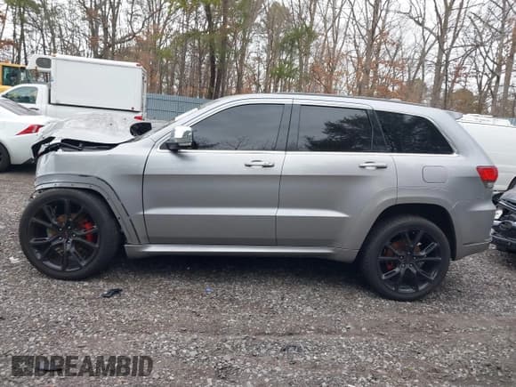 ✅ 2015 Jeep Grand Cherokee Overland • VIN: 1C4RJFCG1FC118307 • Лот: 41727221. Опубликован ранее на IAAI с пробегом 134 101 миль. Бесплатный доступ к архиву аукционных продаж из США и подробный отчёт об истории автомобиля на DreamBid. Изображение 13.