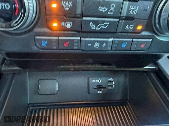 ✅ 2015 Ford F-150 Lariat • VIN: 1FTEW1EG9FFB20532 • Lot: 95578425. Listed on Copart with 195,786 mi. Free auction sales archive from the USA and detailed vehicle history report at DreamBid. Image 13.