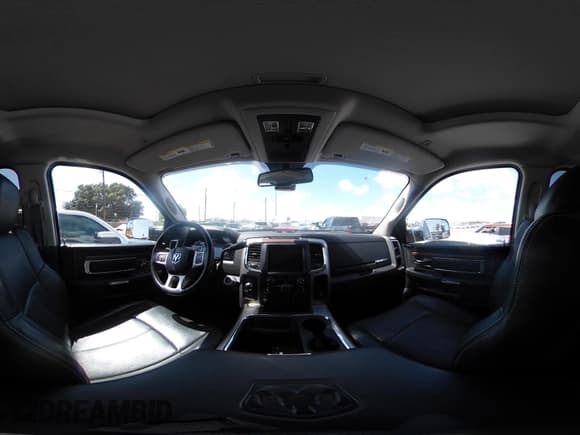 ✅ 2018 Ram 2500 Laramie • VIN: 3C6UR5FL0JG329369 • Lot: 42539876. Wystawiony na IAAI z przebiegiem 36 872 mil. Bezpłatny archiwum sprzedaży aukcyjnych z USA i szczegółowy raport historii pojazdu na DreamBid. Zdjęcie 18.