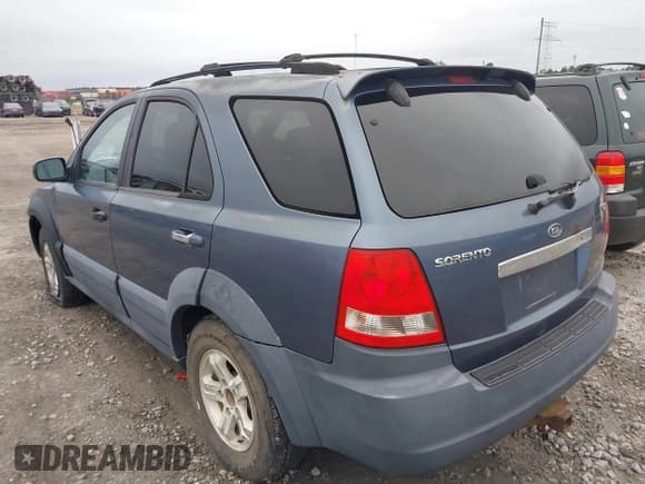 ✅ 2003 Kia Sorento LX • VIN: KNDJC733035038149 • Lot: 43162385. Listed on IAAI with 164,394 mi. Free auction sales archive from the USA and detailed vehicle history report at DreamBid. Image 3.