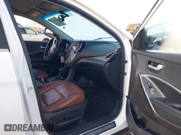 ✅ 2013 Hyundai Santa Fe Sport • VIN: 5XYZUDLA0DG118881 • Лот: 43589430. Опубликован ранее на IAAI с пробегом 236 917 миль. Бесплатный доступ к архиву аукционных продаж из США и подробный отчёт об истории автомобиля на DreamBid. Изображение 5.