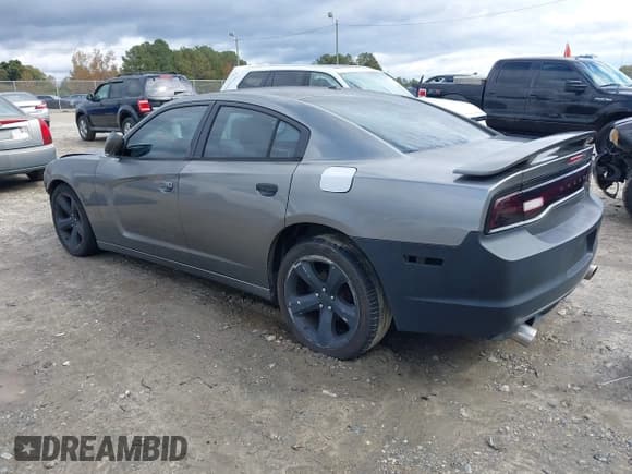 ✅ 2011 Dodge Charger SE • VIN: 2B3CL3CG0BH511786 • Лот: 43565634. Опубликован ранее на IAAI с пробегом 260 953 миль. Бесплатный доступ к архиву аукционных продаж из США и подробный отчёт об истории автомобиля на DreamBid. Изображение 3.