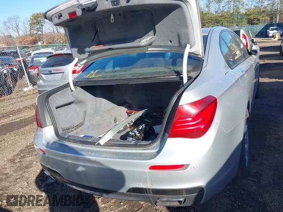 ✅ 2014 BMW 7 Series 740i • VIN: WBAYA6C54ED144450 • Лот: 41680060. Опубликован ранее на IAAI с пробегом Не указан. Бесплатный доступ к архиву аукционных продаж из США и подробный отчёт об истории автомобиля на DreamBid. Изображение 15.