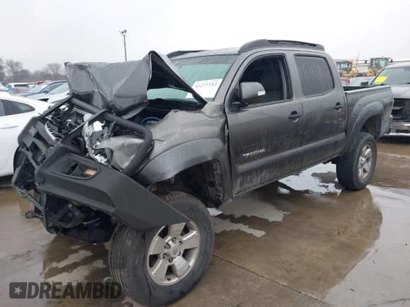 ✅ 2012 Toyota Tacoma • VIN: 5TFLU4EN6CX026627 • Lot: 41277753. Listed on IAAI with 147,994 mi. Free auction sales archive from the USA and detailed vehicle history report at DreamBid. Image 17.