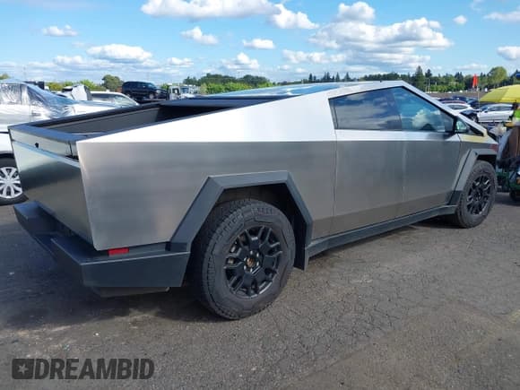 ✅ 2024 Tesla Cybertruck Cyberbeast • VIN: 7G2CEHEE7RA012835 • Lot: 42050982. Wystawiony na IAAI z przebiegiem 16 881 mil. Bezpłatny archiwum sprzedaży aukcyjnych z USA i szczegółowy raport historii pojazdu na DreamBid. Zdjęcie 4.