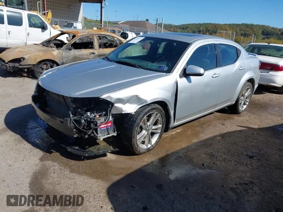 ✅ 2011 Dodge Avenger Heat • VIN: 1B3BD1FG5BN513212 • Lot: 37762927. Wystawiony na IAAI z przebiegiem 169 575 mil. Bezpłatny archiwum sprzedaży aukcyjnych z USA i szczegółowy raport historii pojazdu na DreamBid. Zdjęcie 16.