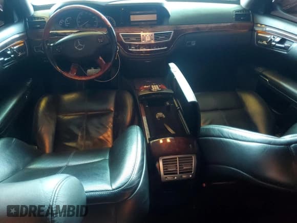 ✅ 2007 Mercedes-Benz S 550 • VIN: WDDNG71X87A100380 • Лот: 90921475. Опубликован ранее на Copart с пробегом 133 091 миль. Бесплатный доступ к архиву аукционных продаж из США и подробный отчёт об истории автомобиля на DreamBid. Изображение 8.