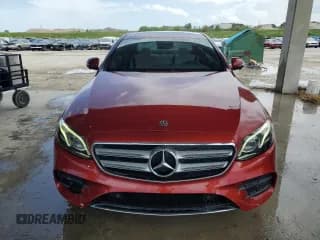 ✅ 2019 Mercedes-Benz E 300 • VIN: WDDZF4JB8KA511164 • Lot: 63814545. Wystawiony na Copart z przebiegiem Nie podano. Bezpłatny archiwum sprzedaży aukcyjnych z USA i szczegółowy raport historii pojazdu na DreamBid. Zdjęcie 5.