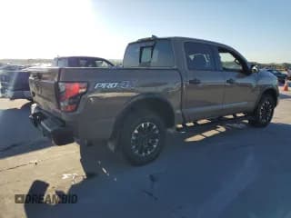 ✅ 2023 Nissan Titan SV • VIN: 1N6AA1ED9PN100112 • Lot: 73728524. Wystawiony na Copart z przebiegiem 20 833 mil. Bezpłatny archiwum sprzedaży aukcyjnych z USA i szczegółowy raport historii pojazdu na DreamBid. Zdjęcie 3.