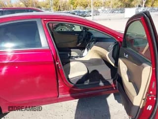 ✅ 2012 Hyundai Sonata GLS • VIN: 5NPEB4AC8CH484099 • Lot: 43523389. Listed on IAAI with 133,471 mi. Free auction sales archive from the USA and detailed vehicle history report at DreamBid. Image 5.