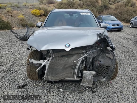 ✅ 2015 BMW X5 M • VIN: 5YMKT6C54F0C89252 • Lot: 81781995. Wystawiony na Copart z przebiegiem Nie podano. Bezpłatny archiwum sprzedaży aukcyjnych z USA i szczegółowy raport historii pojazdu na DreamBid. Zdjęcie 5.