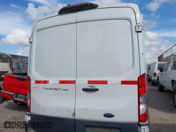 ✅ 2018 Ford Transit • VIN: 1FTYR1CM5JKA69799 • Лот: 43584929. Опубликован ранее на IAAI с пробегом 172 729 миль. Бесплатный доступ к архиву аукционных продаж из США и подробный отчёт об истории автомобиля на DreamBid. Изображение 16.