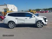 ✅ 2017 Chevrolet Traverse LT • VIN: 1GNKRGKD0HJ235034 • Lot: 43227154. Wystawiony na IAAI z przebiegiem Nie podano. Bezpłatny archiwum sprzedaży aukcyjnych z USA i szczegółowy raport historii pojazdu na DreamBid. Zdjęcie 13.