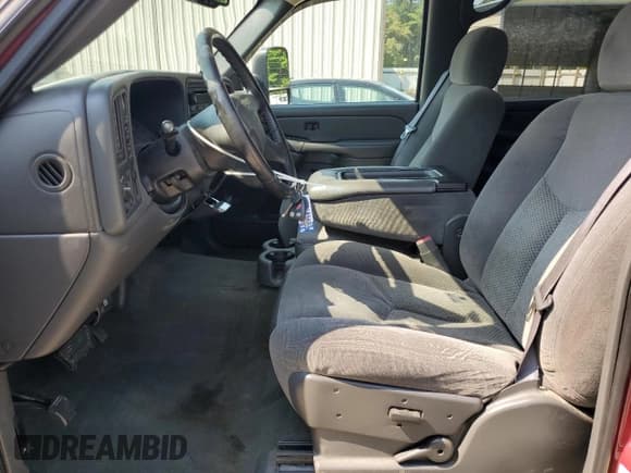 ✅ 2006 Chevrolet Silverado 2500HD LT2 • VIN: 1GCHK23U06F158786 • Lot: 60594805. Wystawiony na Copart z przebiegiem 209 549 mil. Bezpłatny archiwum sprzedaży aukcyjnych z USA i szczegółowy raport historii pojazdu na DreamBid. Zdjęcie 7.