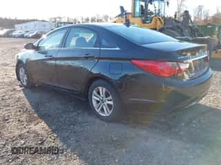 2012 Hyundai Sonata GLS с VIN 5NPEB4AC1CH345366, выставлен на аукционе IAAI как лот 43509271 с пробегом 151 689 миль миль и . История ставок и продаж доступна на DreamBid. Изображение 3.