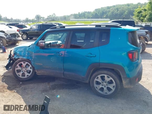✅ 2020 Jeep Renegade Limited • VIN: ZACNJAD18LPL69647 • Lot: 42435120. Listed on IAAI with 62,767 mi. Free auction sales archive from the USA and detailed vehicle history report at DreamBid. Image 14.