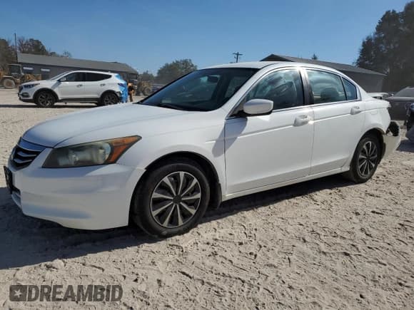 ✅ 2011 Honda Accord LX • VIN: 1HGCP2F35BA051384 • Lot: 93255145. Listed on Copart with 136,422 mi. Free auction sales archive from the USA and detailed vehicle history report at DreamBid. Image 1.