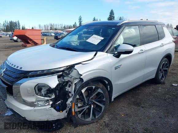 ✅ 2024 Mitsubishi Outlander SEL • VIN: JA4T5WA96RZ027916 • Лот: 41507220. Опубликован ранее на IAAI с пробегом 13 127 миль. Бесплатный доступ к архиву аукционных продаж из США и подробный отчёт об истории автомобиля на DreamBid. Изображение 18.