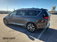 ✅ 2017 Chrysler Pacifica Limited • VIN: 2C4RC1GGXHR668736 • Lot: 91104045. Wystawiony na Copart z przebiegiem 114 865 mil. Bezpłatny archiwum sprzedaży aukcyjnych z USA i szczegółowy raport historii pojazdu na DreamBid. Zdjęcie 2.
