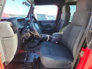 ✅ 2006 Jeep Wrangler X • VIN: 1J4FA39S76P750437 • Lot: 82685955. Wystawiony na Copart z przebiegiem Nie podano. Bezpłatny archiwum sprzedaży aukcyjnych z USA i szczegółowy raport historii pojazdu na DreamBid. Zdjęcie 7.