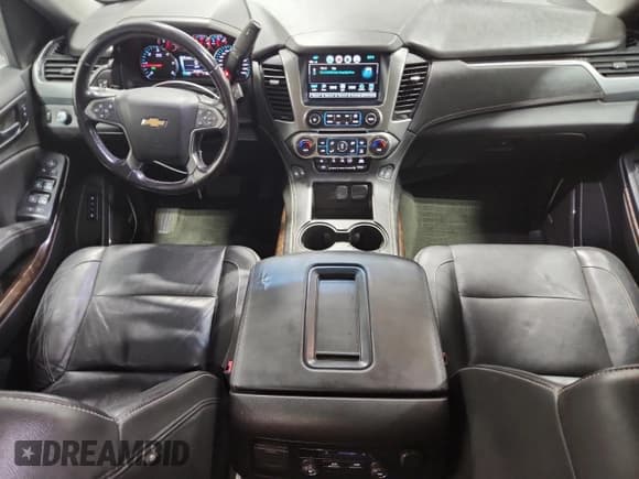 ✅ 2018 Chevrolet Suburban LT • VIN: 1GNSKHKC6JR184115 • Lot: 86071935. Wystawiony na Copart z przebiegiem 151 207 mil. Bezpłatny archiwum sprzedaży aukcyjnych z USA i szczegółowy raport historii pojazdu na DreamBid. Zdjęcie 8.