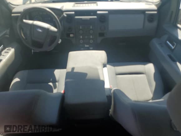 ✅ 2013 Ford F-150 STX • VIN: 1FTFX1CFXDKE42774 • Lot: 86775705. Wystawiony na Copart z przebiegiem 92 929 mil. Bezpłatny archiwum sprzedaży aukcyjnych z USA i szczegółowy raport historii pojazdu na DreamBid. Zdjęcie 8.